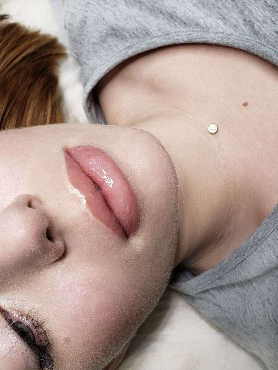 lip blush shiny